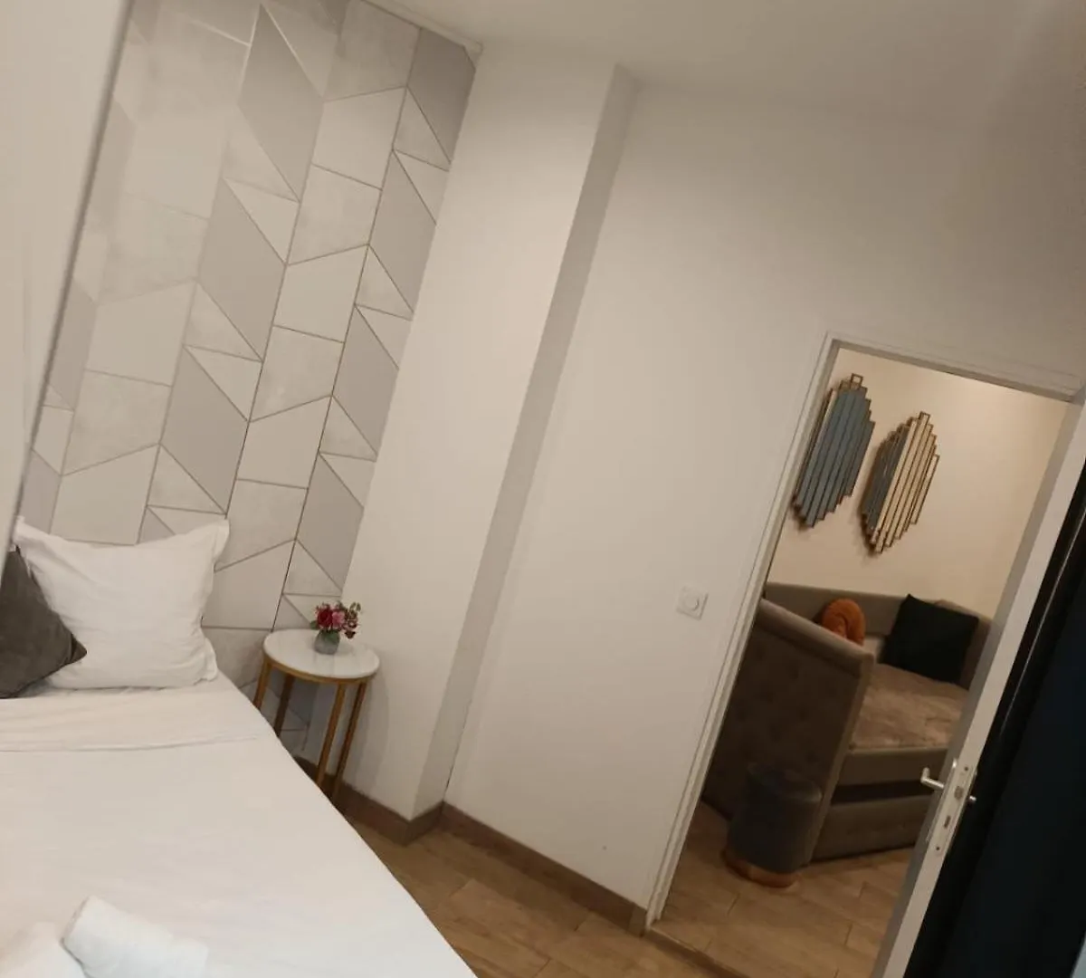 Joli Appartement Calme Et Central Parijs